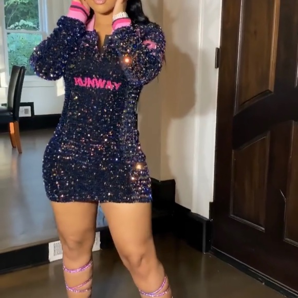 Shane Justin Runway Dress - Picture 2 of 4